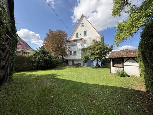 Außen - 7 Zimmer Mehrfamilienhaus, Wohnhaus zum Kaufen in Crailsheim