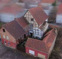 Im Herzen von Hofgeismar wartet dieses Anwesen auf Ihren kreativen Neustart!