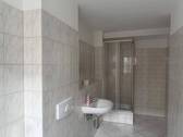 Bad mit Dusche - Etagenwohnung mit 71,20 m&sup2; in Gera zur Miete
