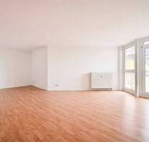 4-Zimmer-Familienwohnung mit Balkon & TG - viel Platz für Ihre Ideen - Berlin Weißensee