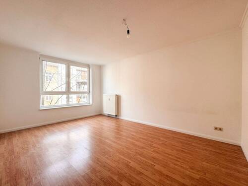 Zimmer 1 - 4 Zimmer Etagenwohnung in Berlin