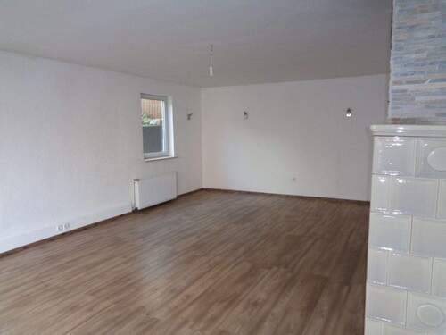 Wohnzimmer - 5 Zimmer Einfamilienhaus in Ehlscheid