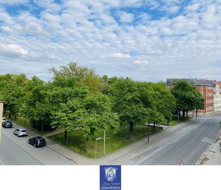 Balkonblick - Individueller Dachtraum mit Balkon und traumhaften Blick zum grünen Park! Lift!