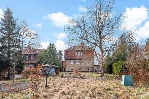 Grundstücksansicht hinten - 