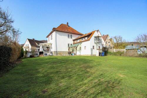 02 Garten - 8 Zimmer Einfamilienhaus in Bad Driburg