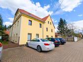 Stellplätze vor dem Haus - 