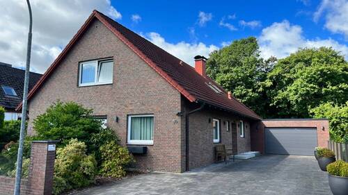 Ansicht mit Auffahrt - Wohnen im Villenviertel von Wilhelmshaven