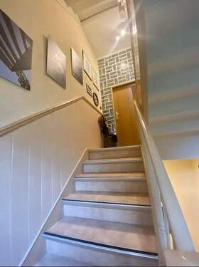 Zugang Wohnung DG - 