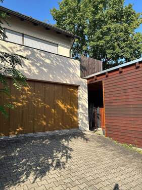 Zugang Haupteingang - 