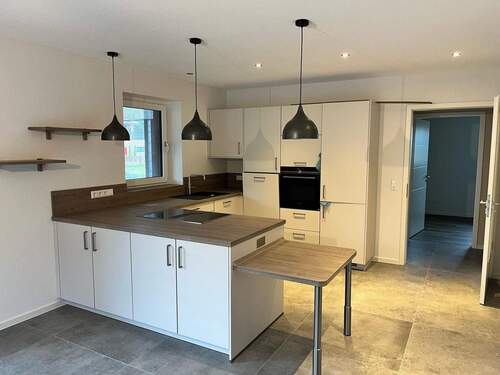 Küche mit Einbauküche - 