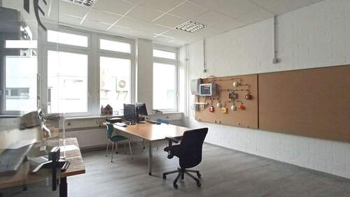 Großer Büroraum/ Besprechungszimmer - 
