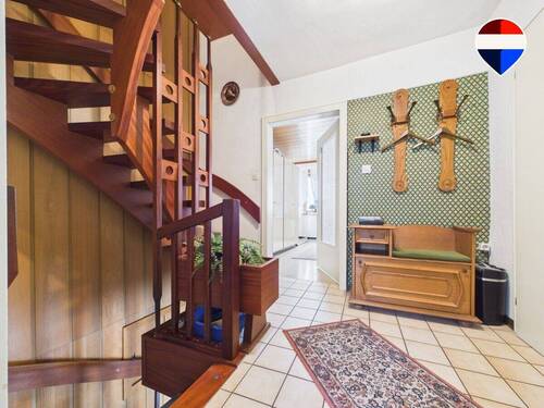 REMAXImmobilien Delux Haus in Saarhölzbach zu verkaufen - 7 Zimmer Einfamilienhaus in Mettlach / Saarhölzbach