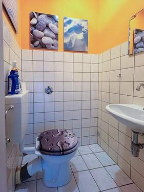 WC - 