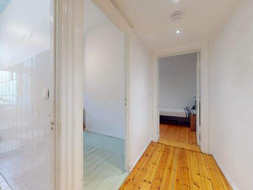 Titelbild - Helle Altbauwohnung mit ca. 36 m² im beliebten Schillerkiez