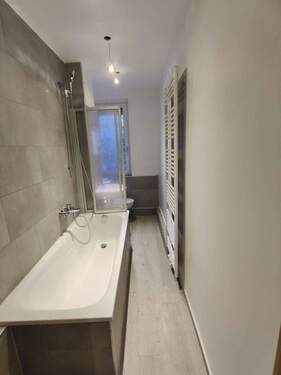 Bad - Hochwertig sanierte 3-Zimmer Wohnung, Balkon; Als FeWo und für Expats und Monteure geeignet!!