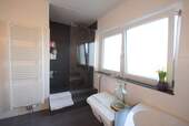 Separate Dusche und Handtuchhalterheizung - 