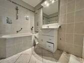 Bad mit Wanne - 