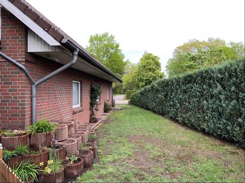 Seitlicher Gartenbereich - 