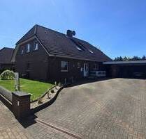 Teilvermietetes Zweifamilienhaus mit Doppelgarage - Wietzendorf