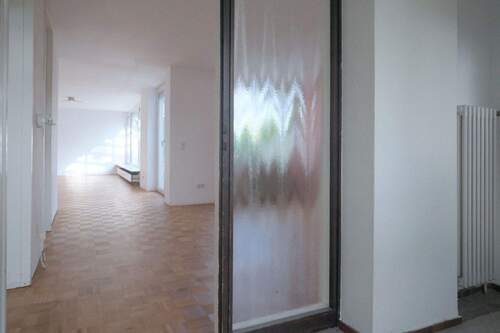 Blick vom Windfang - 5 Zimmer Reihenendhaus zum Kaufen in Ottobrunn