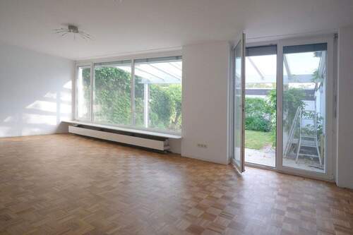 Wohnzimmer - Reihenendhaus mit 123,00 m² in Ottobrunn zum Kaufen