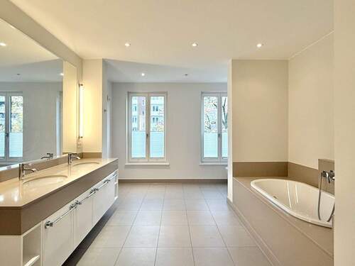 Masterbad mit Fenster - 