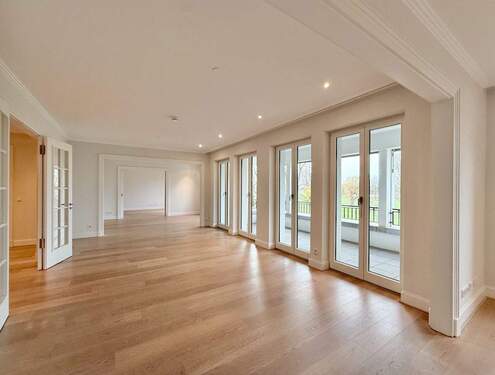 Wohnbereich mit Rheinpanorama - 6 Zimmer Etagenwohnung zur Miete in Düsseldorf