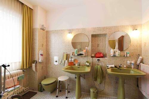 Doppelwaschbecken im Badezimmer - 