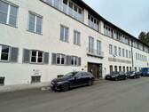 Gebäudeansicht - Bekannter Standort, unverwechselbares Haus
