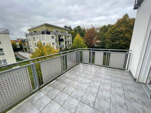 Bild 1 - Bad Nauheim: Gepflegte 2-Zimmer-Wohnung mit Balkon und Tiefgaragenstellplatz