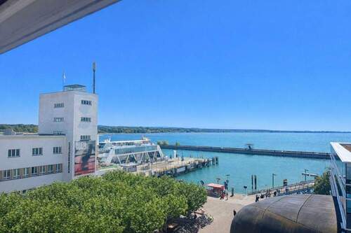 Ausblick - Perfekte Wohnlage direkt am Hafen von Friedrichshafen- wenige Meter zum Bodensee und der großen Uferpromenade ......