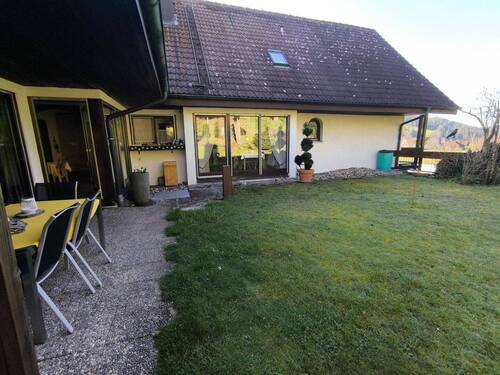 OG Freisitz zu Wohnung und Aufenthaltsraum - 