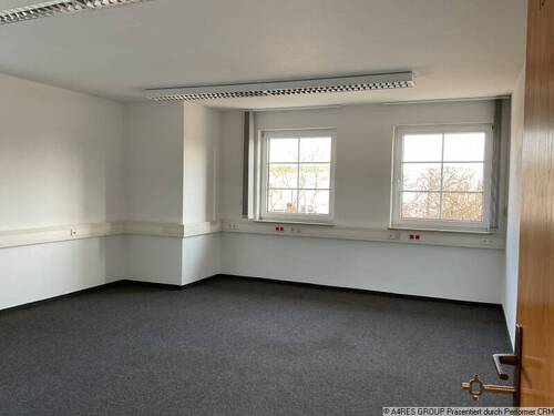 Musterbüro 3 - 