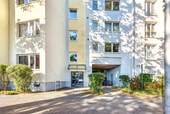Frontansicht Gebäude - RUHIG WOHNEN. ZENTRAL LEBEN. GEPFLEGTES KLEINOD IN SCHÖNEBERG.