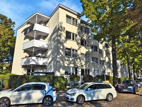 Seitenansicht Gebäude - 1 Zimmer Etagenwohnung in Berlin