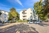 Seitenansicht Gebäude - Etagenwohnung mit 30,60 m² in Berlin zum Kaufen