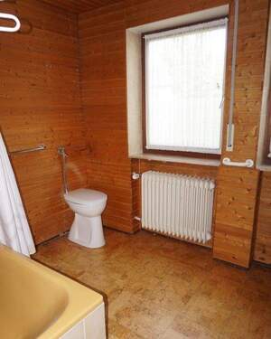 OG Tageslichtbad mit Wanne - 