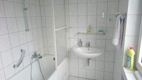 Badezimmer - 2 Zimmer Etagenwohnung zur Miete in Herne