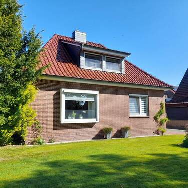 Ansicht Straße - 4 Zimmer Einfamilienhaus zum Kaufen in Stadland