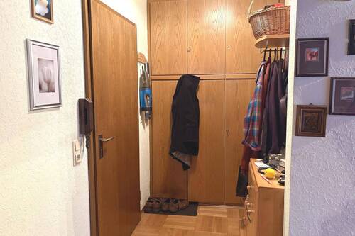 Eingang/Flur - 3 Zimmer Etagenwohnung in Stuttgart