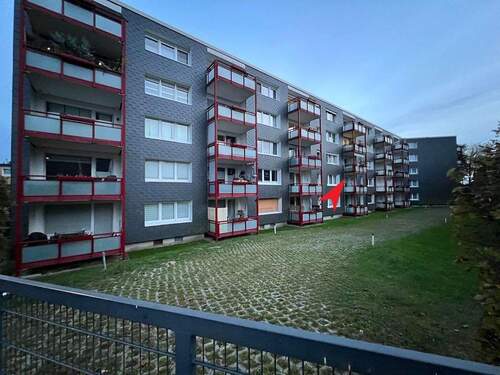 Hausrückseite - 4 Zimmer Etagenwohnung zum Kaufen in Heiligenhaus