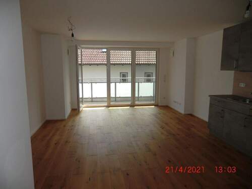 großes Süd - Fenster - 2 Zimmer Etagenwohnung zur Miete in Neuhaus am Inn