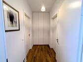 Flur mit Einbauschrank - 