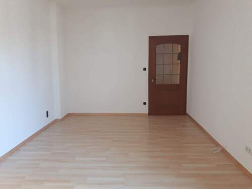 019.jpg - Schöne Altbauwohnung in einem 4 Parteienhaus (Durchgangszimmer)