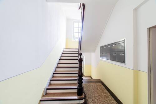 Treppenhaus - Etagenwohnung in Nürnberg zum Kaufen
