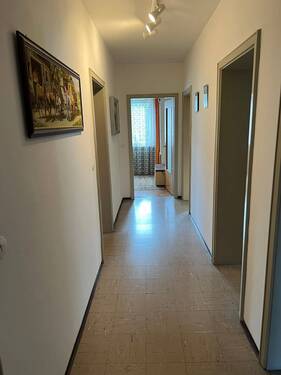 02 Flur EG - 6 Zimmer Einfamilienhaus in Emersacker