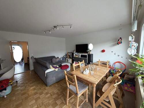 Wohnzimmer - Etagenwohnung mit 85,00 m&sup2; in Karlsruhe zum Kaufen