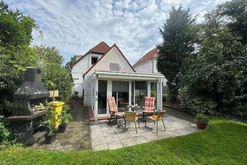 Ansicht aus dem Garten - 6 Zimmer Einfamilienhaus zum Kaufen in Wilhelmshaven