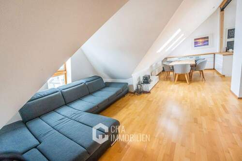 Wohnzimmer - 3 Zimmer Etagenwohnung zum Kaufen in Frankfurt am Main