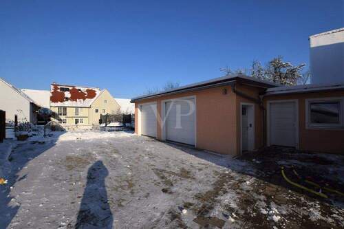 Hof - Garagen - Zwischenbau - 6 Zimmer Mehrfamilienhaus, Wohnhaus in Wolframs-Eschenbach